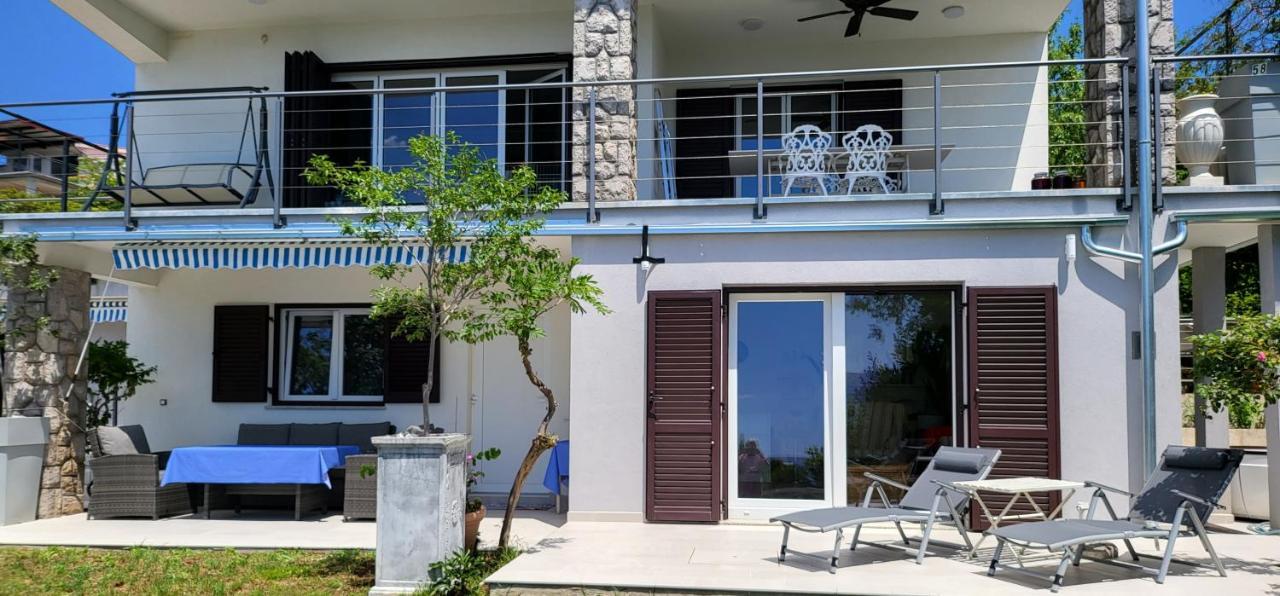 Apartments Amadea ノヴィ・ヴィノドロスキー エクステリア 写真